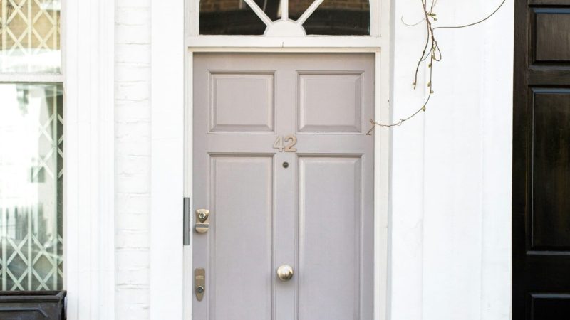 installation des portes d'entrée